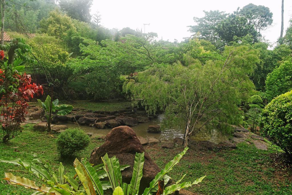 Harmony Valley Retreat Bukittinggi Buitenkant foto